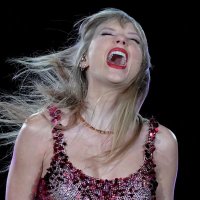 Agus saw Taylor ❤️🔥BsAs N1❤️🔥 (@hug_me_biebs) 's Twitter Profile