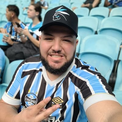 •Gaúcho
•Gremista 🇪🇪
•Empreendedor
•Direito - Unissinos 📚
