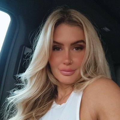 CassandraL9503's profile picture. what goes around comes around.