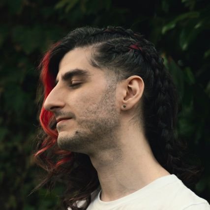 @PlayVALORANT Coach | LOTR nerd from @2gay2lift | prev @Cloud9, @XSET | i play music sometimes | any pronouns | 🇱🇧 🇨🇦