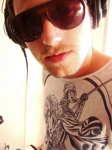 Brunoklyope's profile picture. Dentro uma personalidade minha, fora apenas um conceito seu.