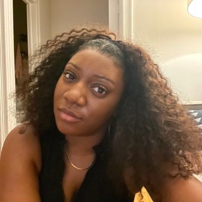 FlyWriterGirl's profile picture. 