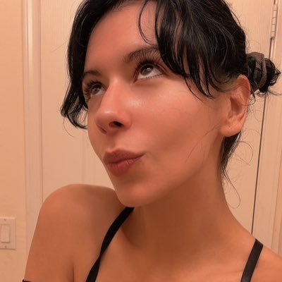 Anya Daystar ✨ 18+ - catch me reading, yapping, posting boobs, and being a heaux - Wanna Join my Boyfriend Club? 🥺 https://t.co/CsboecSBm8