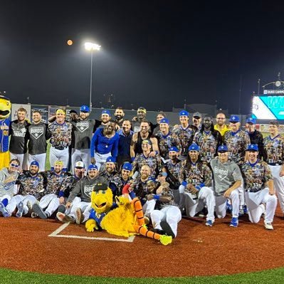 Quinten C Klarenbeek 
Bat boy for Sioux Falls canaries
TAHS 26
Im 16