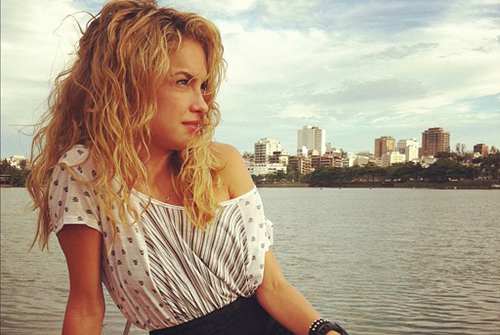 Madrinha liinda desse FC :  @LunaticsRebelde