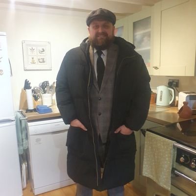 Awesome,Funny Good looking Legend 😋, Who likes cooking!!!! And Massive lifelong Fan of Southampton FC. 🏴 🇬🇧