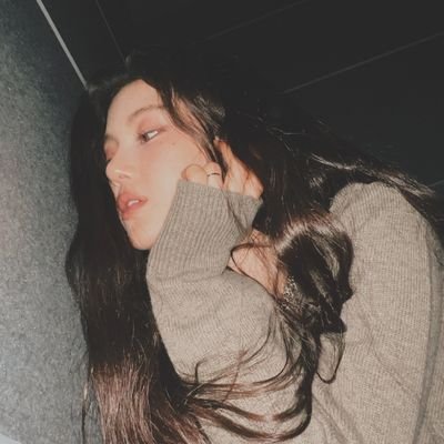 kindly turn off my retweets 🌻 banyakan retweet ketimbang ngetweet sendiri soalnya gatau jg mo ngetweet apa 🫵 ☁️