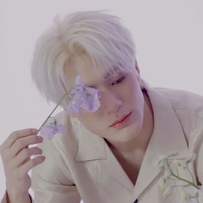 jeenoz's profile picture. 𝚁𝚘𝚕𝚎𝚙𝚕𝚊𝚢𝚎𝚛 ー 00  ⦙ prince and puppy from nct, Lee Jeno