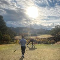 関西でゴルフ行ける仲間を探してます(@hide415415) 's Twitter Profile Photo