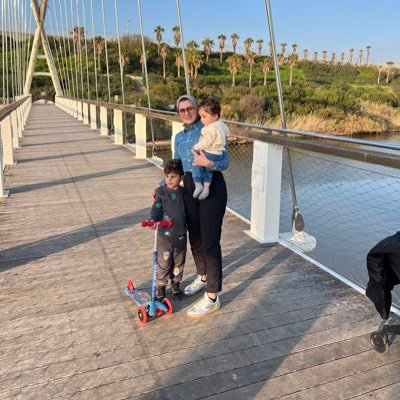 RSharkih's profile picture. 