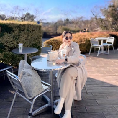 ishbernadette's profile picture. 