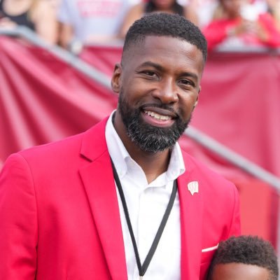 Dedicated to positively impacting the space I occupy & the ppl I share it with! Deputy AD @UWBadgers | Leadership and culture junky | @iWill_BeLove