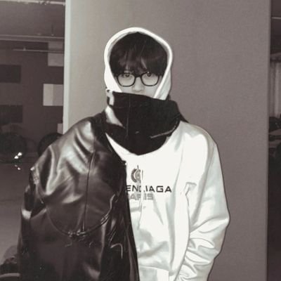 loveyook326's profile picture. 육성재와 5년째 같이 걷고 있는 ᰔᩚᰔᩚ