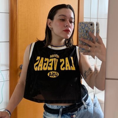 vabrantel's profile picture. 🏳️‍🌈 Bixah pão com ovo.