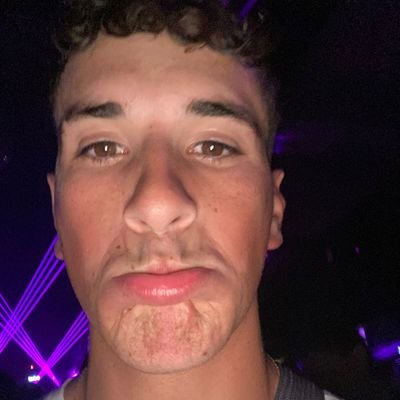 LautiLoza14's profile picture. nueva cuenta

escribo lo que pienso y twitteo lo que no pienso