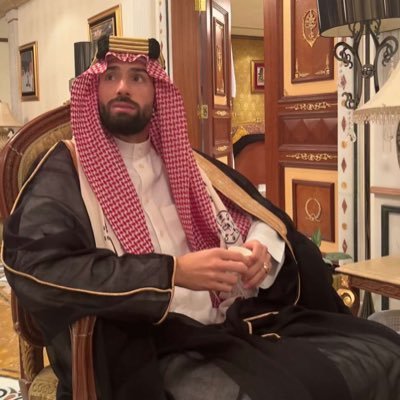 شاب كروي شبابي و عاشق للايطاليا والنيراتزوري فريقي المفضل