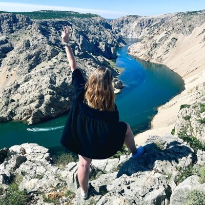 ElisaBlvg's profile picture. 👱🏻‍♀️