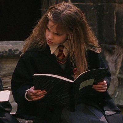 cruelstudies's profile picture. this is me trying