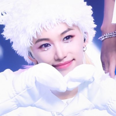 |♡| ; di • 28yo • ela/dela • jshk • ra*bits • nazuna • anitrash • skz • felix ☀️🐥 ➳♡ meu neném @kurapikaeyes ♡ soulmate @hanjibbygrl ☆