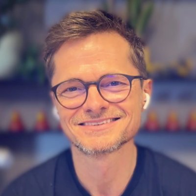Co-founder & CPO @wearedevs. Founder https://t.co/o89wxXDdu9. Building (SaaS) products e.g. https://t.co/rbZjFaK5ng. Online since '93.