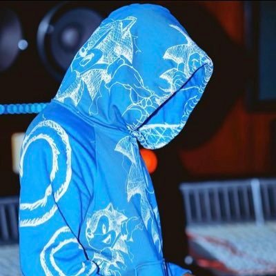 Abdullhamid__'s profile picture. proudly/ Muslim Zarma Hausa by tribe\\ dealer in All kainds of gold and diamond 💎 and watches, we sell, buy and swap 🔌wizkid FC gang🖤🦅old account suspended