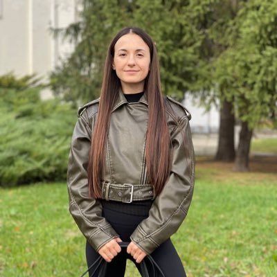 Larisa220922's profile picture. 