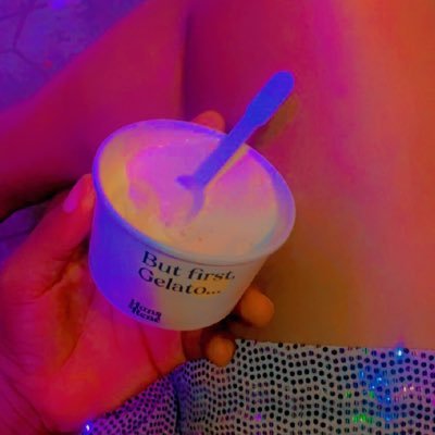 RaeDiiadem's profile picture. YouTube creative content manager | SMM 💜✨