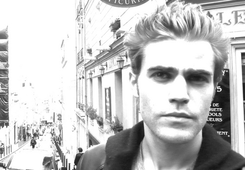 I'm not paul wesley. I'm a parody account. Bitch,please. Are you blind? Go fuck yourself and stop being a fucking rude poser.
