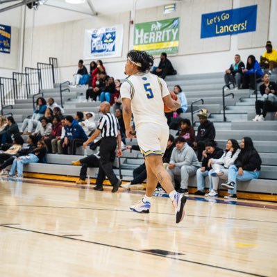 6’0 pg | va premier | John R lewis hs | T&F🏃🏽‍♂️