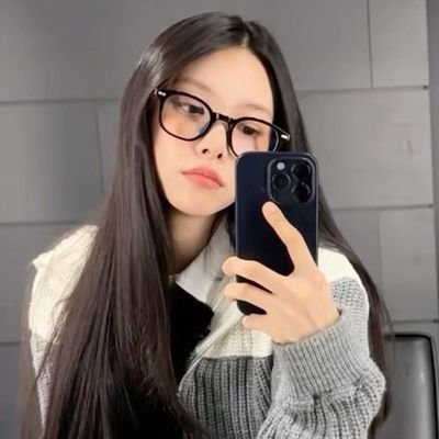 Mainly HYBE ggs + tripleS and Twice | Multistan, Brazilian, INTJ, she/her & autistic