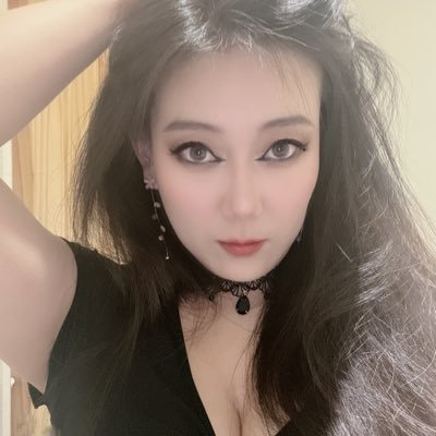 Twitch partner | Retro variety streamer | https://t.co/2IfH6ZheMi stream team member | the weirdest noodle you ever gonna meet🍜| Chinese lives in UK