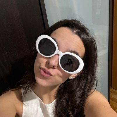 luuciia_ln's profile picture. Una twittera triste pero feliz :)                          

https://t.co/M92f1FQybA 🩷