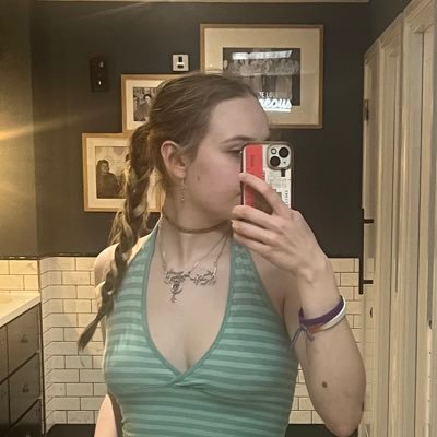 She/They | 20 | Mech Eng |🎢 count: 97| 🛹💯🥽