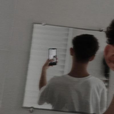 yGuxtaa__'s profile picture. i couldn't care less.