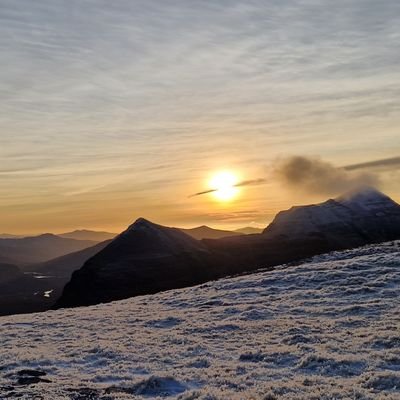 Lecturer in Philosophy at the University of St Andrews. Interested in rationality, imprecise probabilities, logic and truth. Often found rock climbing.