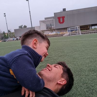 Jugador de la selección de fútbol de la facultad de Agronomía de la Universidad de Chile. Hincha de la U💙❤️.