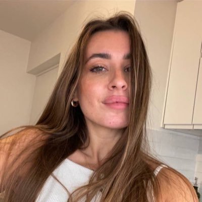 24yo 🦋 Infirmière 🌸 Compte principal 👇🏻 @mini_celinou 👈🏻