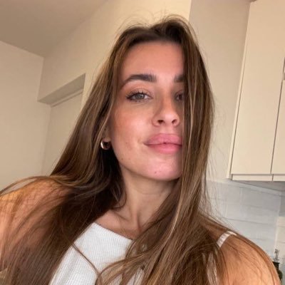 24yo 🦋 Infirmière 🌸 Compte principal 👇🏻 @mini_celinou 👈🏻