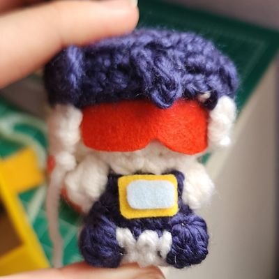 18+ ☆ they/them  ☆ transformers! crochet! (you can look at media tab for stuff I make!) ☆ I love talking to people! hi!