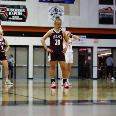 Holmen High School 2025 // Point Guard/Shooting Guard // #30 // 5’6 // 3.6 GPA // rebdan25@students.holmen.k12.wi.us