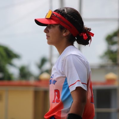 Alondra Lozada, Poinciana High School ‘25, catcher and 3rd base. Lady Dukes Fredy 💙, PRFC 18U❤️