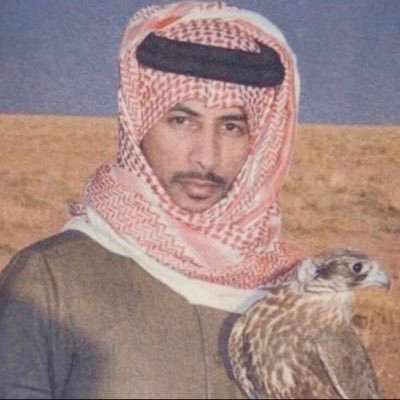 وأبقى الشخص الساكت الملول اللي ما ينعرف لھ ولا أحد فاهم مزاجھ