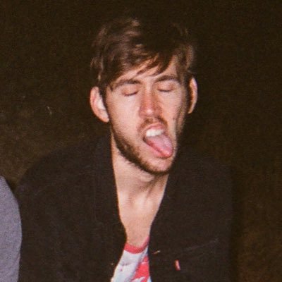 queer writer | https://t.co/eVf2viDvPQ | _ all i want is my soul to keep working _