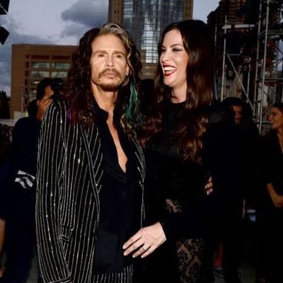 thanks fans' for the love and support towards my dad's @steventyler career 💝💗💑