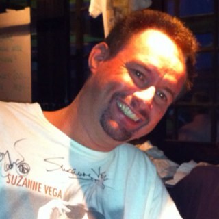 KarlssonLove's profile picture. 50+ music/book/movie nerd