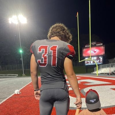 |6’0/215|2027|🏈LB/HB|🏃‍♂️100/200 |3.64 GPA|Nixa HS|Squat 325| Bench 285|Clean 225|westonweldon@icloud.com