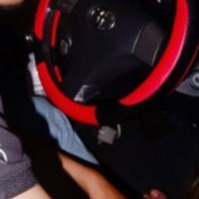 xshahnz's profile picture. M/straight....
Jom moan sama2... 
Chat je... I layan...