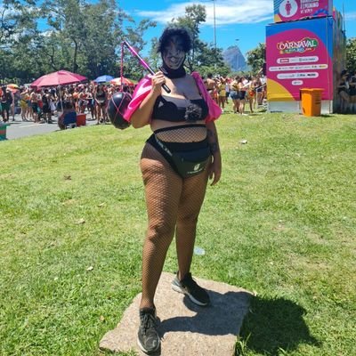 CaroldeNikiti's profile picture. Reclamo da vida, dou pitacos sobre o Vasco e faço fofoca.