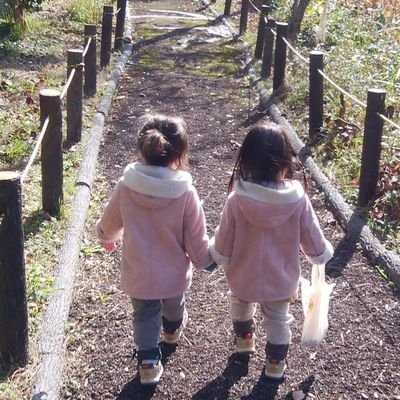 嵐💙❤💚💛💜智くん寄りのオール担💙*保育園の看護師📛*フルタイムで働き始めました*双子の娘👭*紅茶☕*映画🎬*読書📚*旅行✈️*お酒🍸*ゲーム🎮*ハイキュー!!🏐*ポケモン*すみっコぐらし*4世代同居家族の家事担当💪✨*お布団大好き*家族でお出かけするのも好き🎶*夫と晩酌するのが幸せ🍻