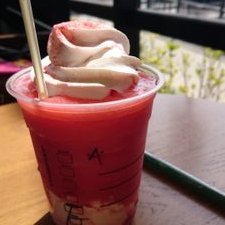 marumaruyama40's profile picture. 食べること、楽しいこと大好き！
競馬🏇も競輪🚴‍♀️も競艇🚤も燃えるタイプです🤣